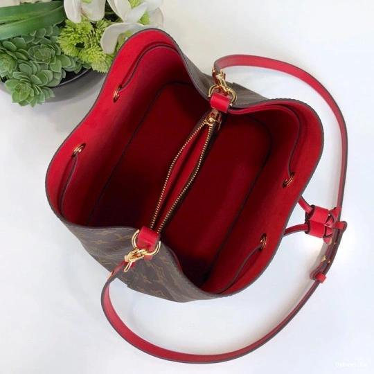 VUITTON NÉONOÉ LOUIS 0206